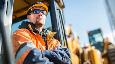 Advantages of Becoming a Heavy Machine Operator for Your Career Growth